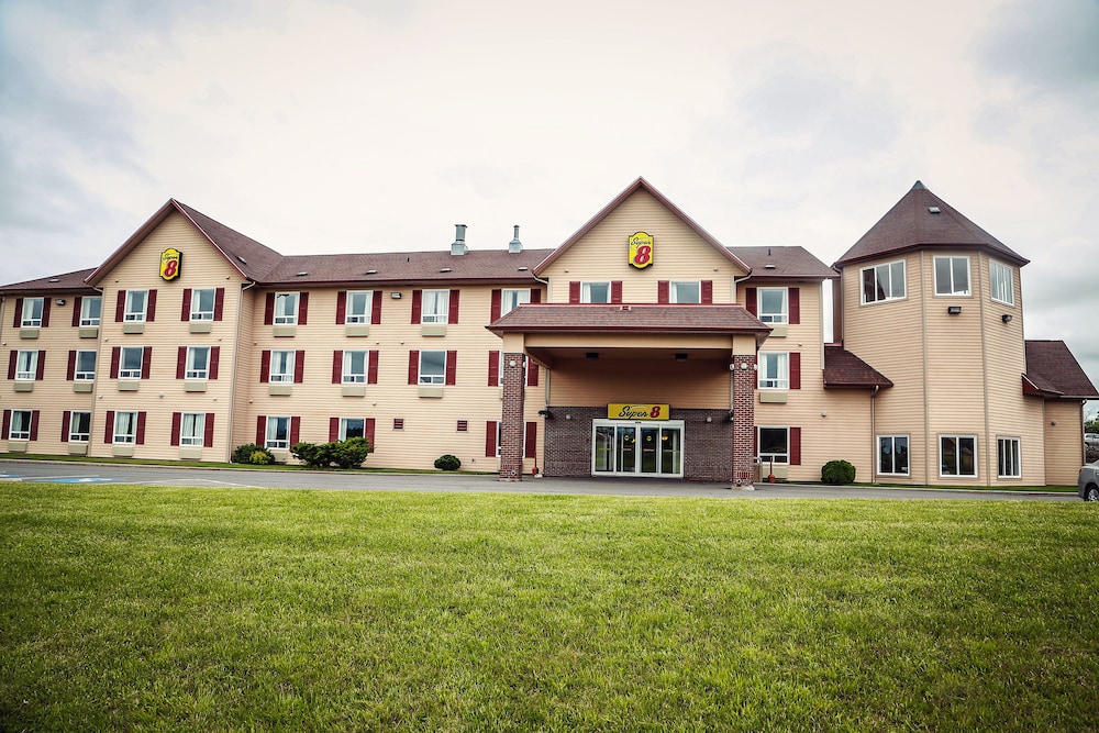 Book Super 8 by Wyndham Amherst NS in Amherst | Hotels.com