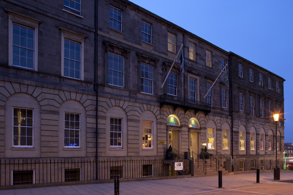 Book Holiday Inn Express Edinburgh City Centre, an IHG Hotel in