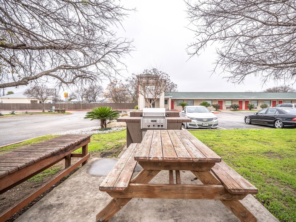 Book Oyo Hotel San Antonio Near Att Center In San Antonio Hotelscom