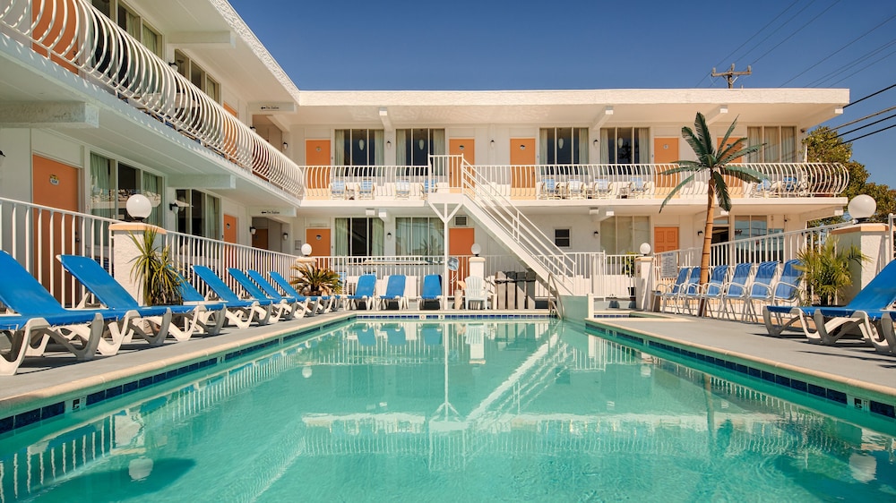 Book Daytona Inn And Suites In Wildwood Hotels Daytona Inn And Suites Wildwood