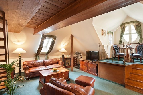 Hotel U Zlateho Stromu Prague Info Photos Reviews Book At Hotels Com