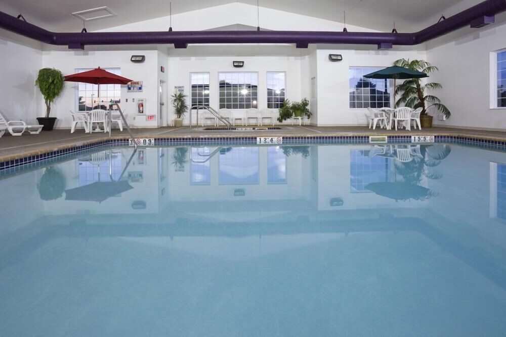 Book Grandstay Hotel Suites Becker Lake In Hotels Pool