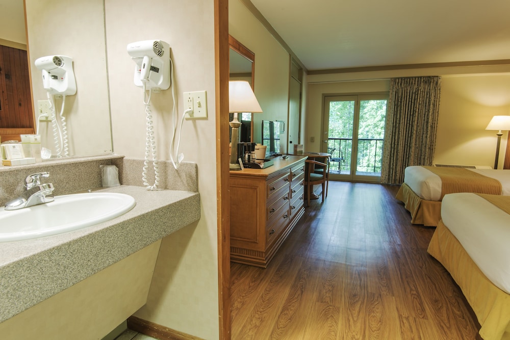 Book Jenny Wiley State Resort Park In Prestonsburg Hotels Jenny Wiley State Resort Park Prestonsburg Room Guest