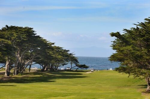Book Deer Haven Inn In Pacific Grove Hotels Com