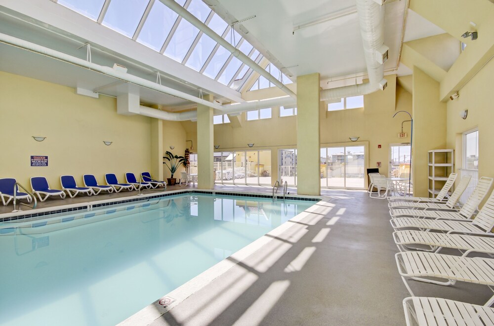 Book Bonita Beach Hotel In Ocean City Hotels Bonita Beach Hotel Ocean City Indoor Pool