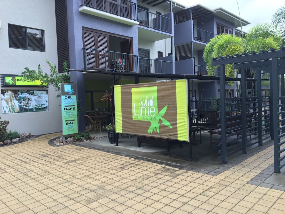 Book Southern Cross Atrium Apartments in Cairns