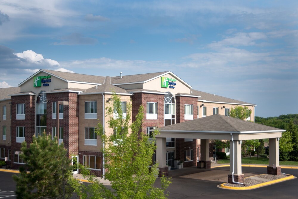 Book Holiday Inn Express Hotel Suites Chanhen In Holiday Inn Express Hotel Suites Chanhen