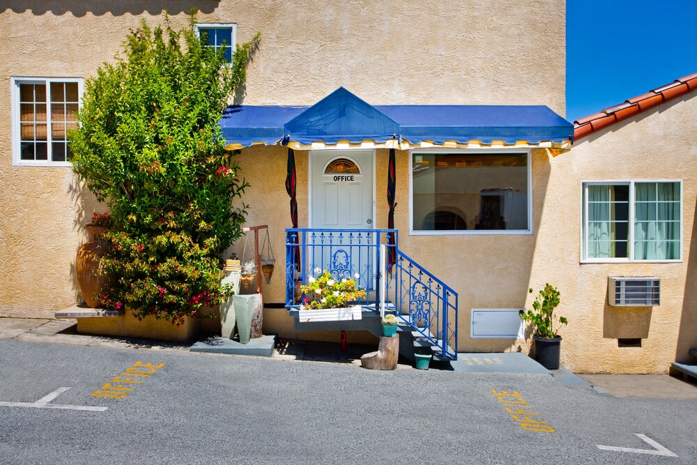 Book Alpine Inn And Suites In Daly City Hotels Alpine Inn And Suites Daly City Lobby