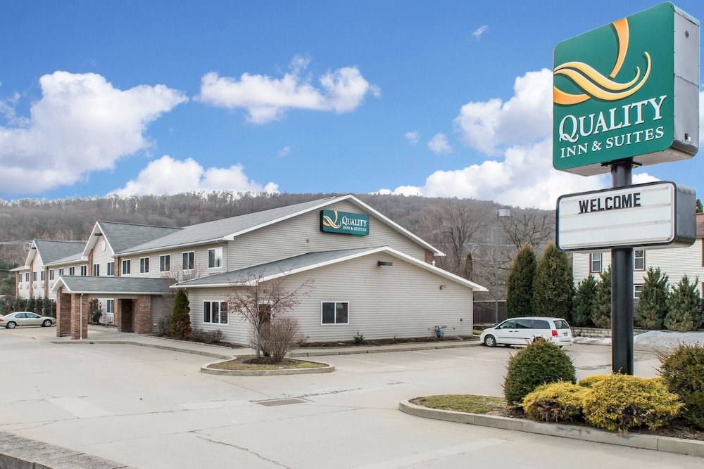 Book Quality Inn Suites In Usville Hotels Quality Inn Suites Usville