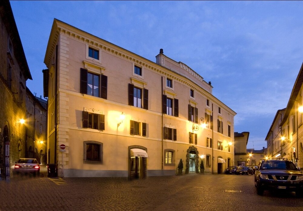 Book Hotel Aquila Bianca In Orvieto Hotels Com
