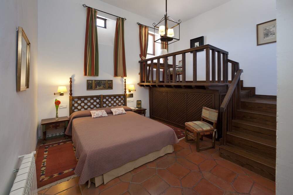 Parador De Guadalupe Caceres In Guadalupe Hotels Com