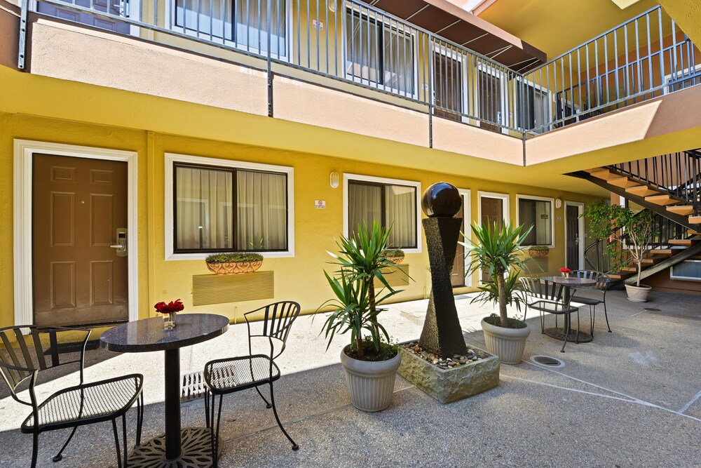 Book Americas Best Value Inn Suites San Francisco Airport North In Americas Best Value Inn Suites San Francisco Airport North South