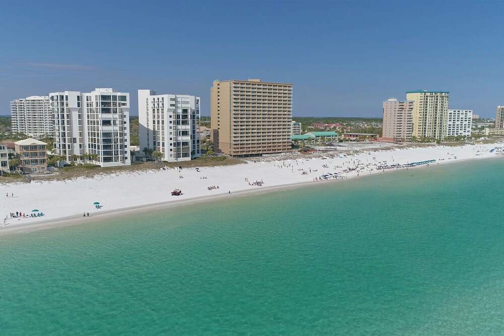 Book Pelican Beach Resort Conference Center In Destin Hotels Pelican Beach Resort Conference Center Destin