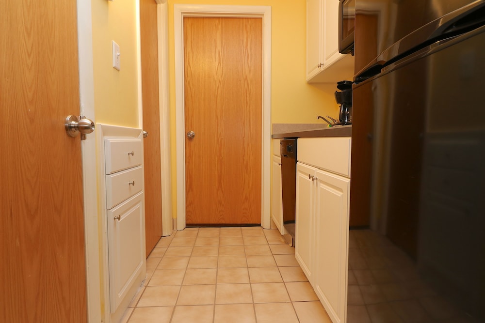 the atrium resort virginia beach suite 1 bedroom in room kitchenette - Cheap Hotels In Virginia Beach With Kitchenette the atrium resort virginia beach suite 1 bedroom in room kitchenette - Cheap Hotels In Virginia Beach With Kitchenette