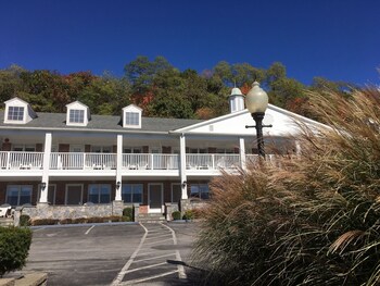 Hotels In Harriman From 0 Night