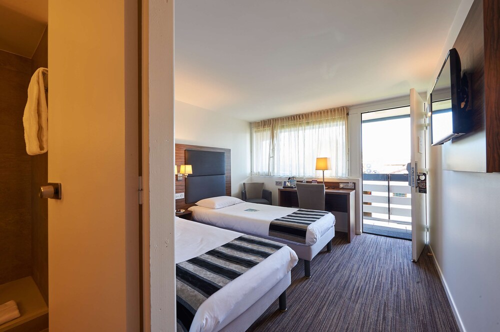 Kyriad Bordeaux Merignac Aeroport Merignac France Merignac Hotel Discounts Hotels Com