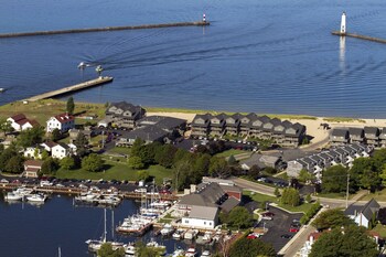 Top 10 Hotels In Frankfort Michigan