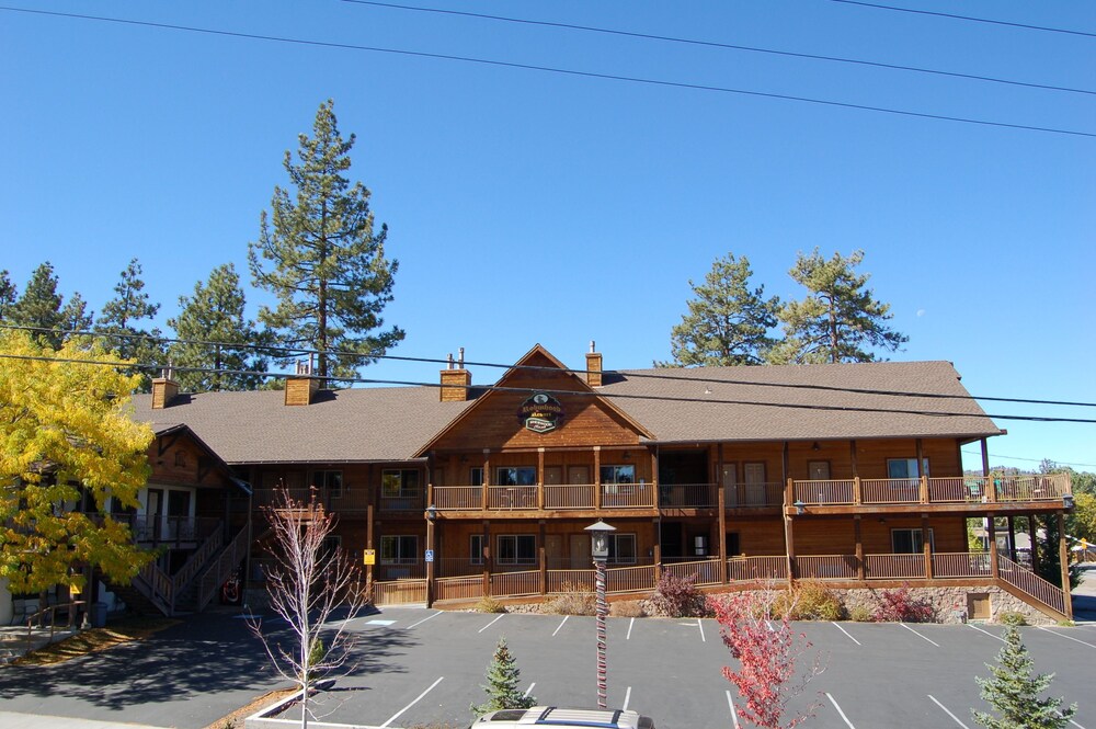 Book Robinhood Resort in Big Bear Lake