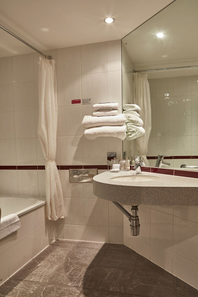 フューチャー インズ カーディフ ベイ カーディフ の宿泊予約 ホテルズドットコム