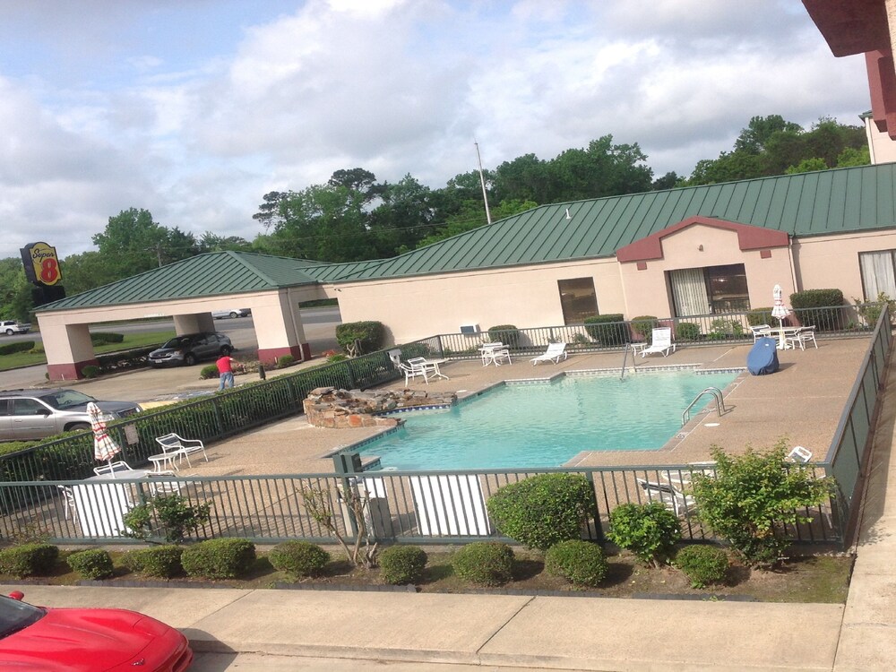 Book Super 8 By Wyndham Jasper Tx In Hotels Super 8 By Wyndham Jasper Tx Outdoor Pool