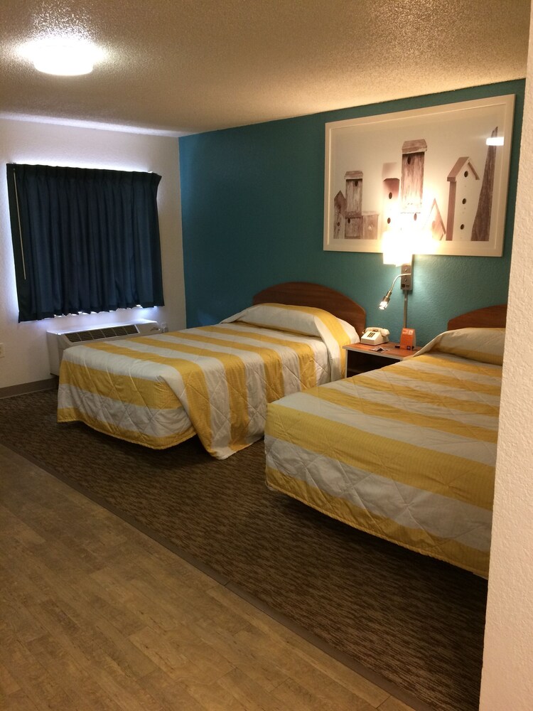 Book Intown Suites Raleigh In Raleigh Hotels Com