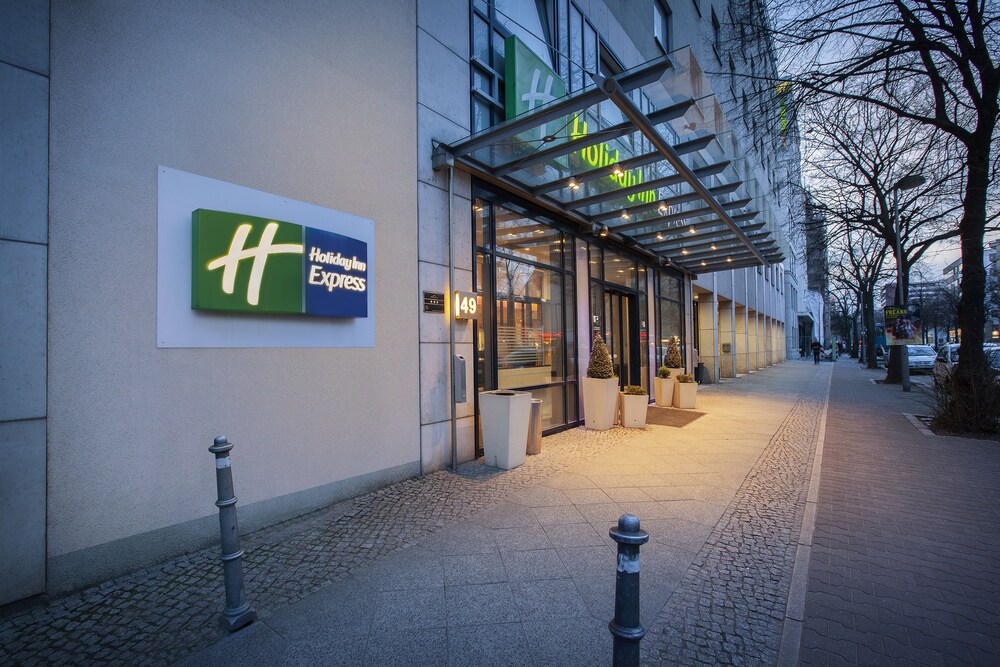 Book Holiday Inn Express Berlin City Centre In Berlin Hotels Com