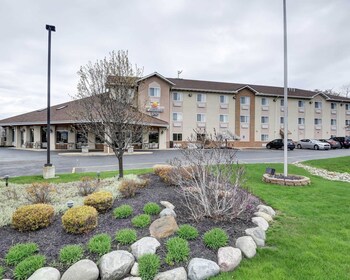 15 Closest Hotels To Historic Kirtland In Willoughby