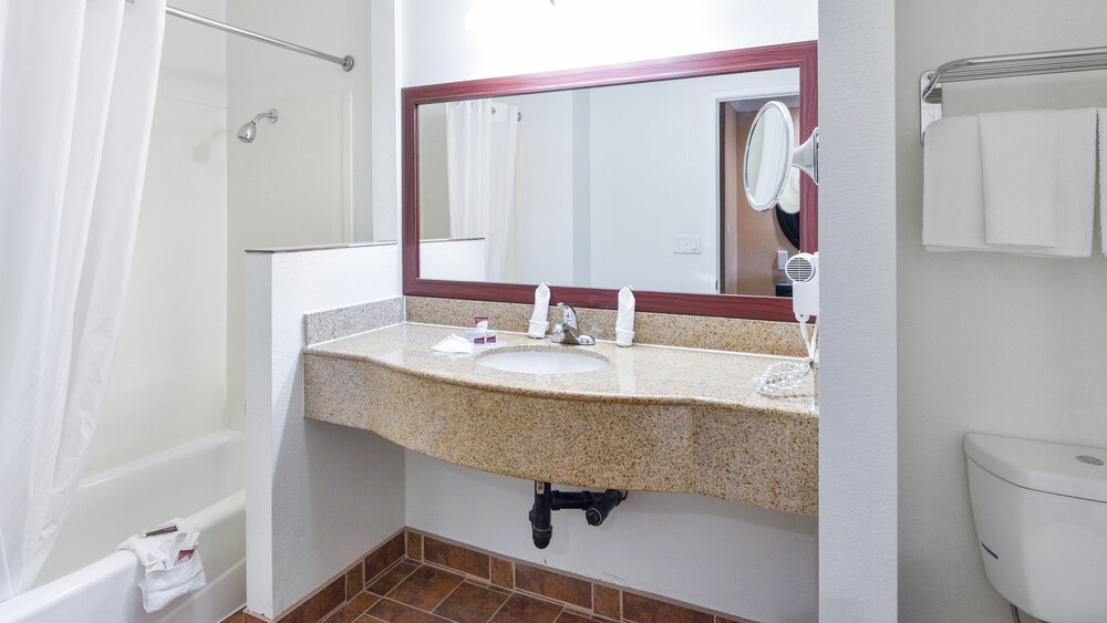 Book Hollywood Inn Express South In Los Angeles Hotels Com