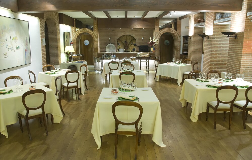 Book Hotel Ar Los Arcos In Segovia Hotels Com