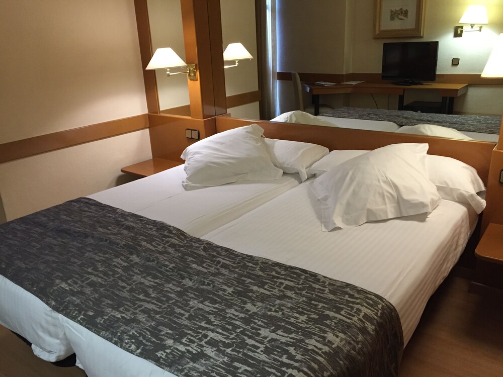 Hotel Ar Los Arcos In Segovia Hotels Com