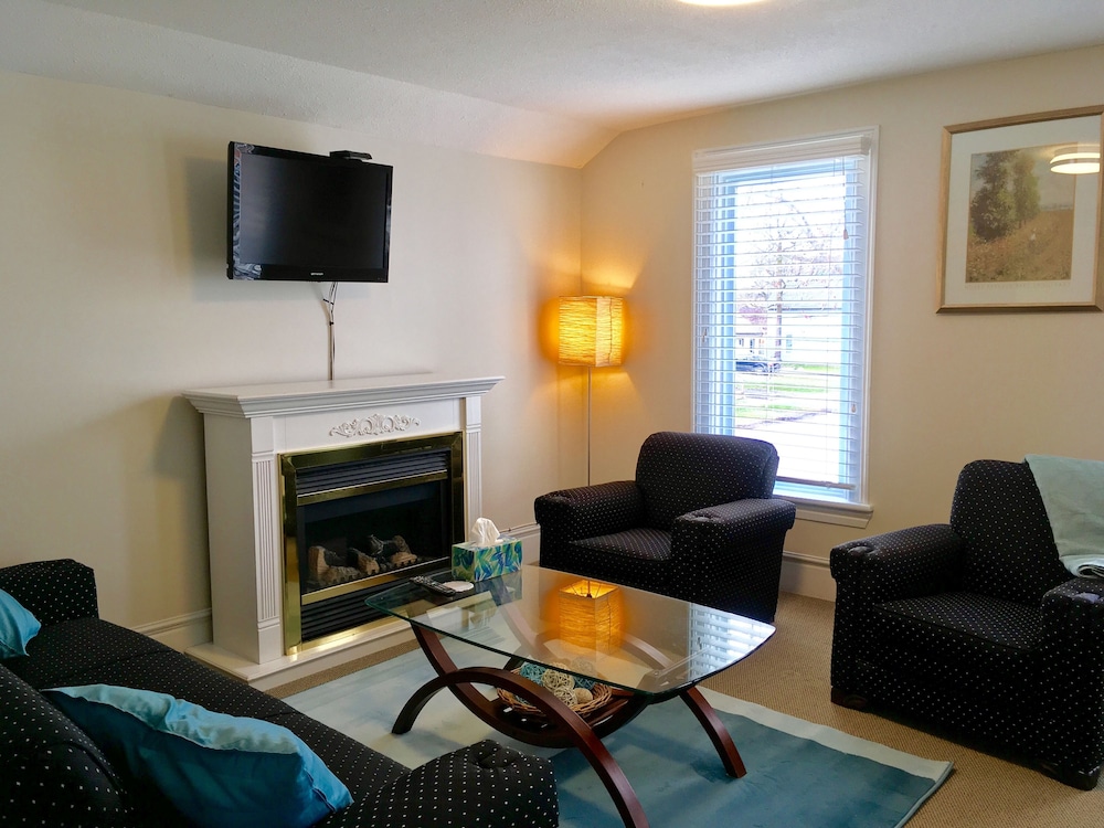 Book Ellis House Bed And Breakfast Niagara Falls In Ellis House Bed And Breakfast Niagara Falls
