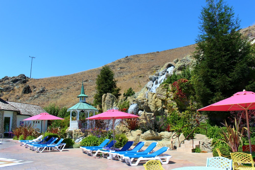 Book Madonna Inn in San Luis Obispo - 63206dec Z