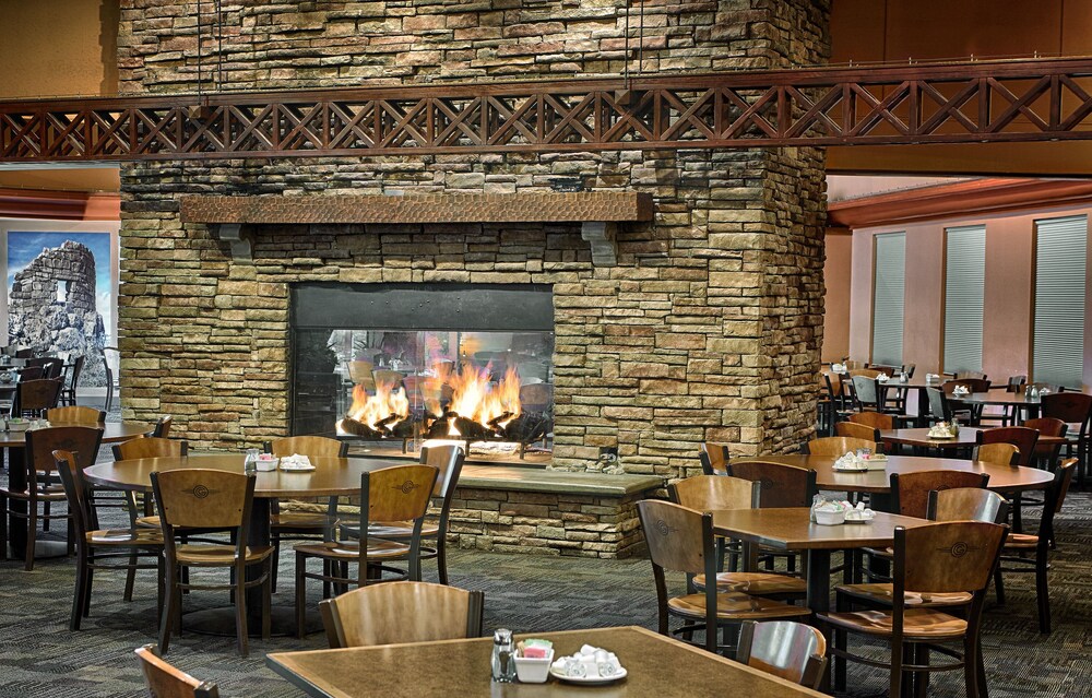 Book Grand Canyon Railway Hotel in Williams