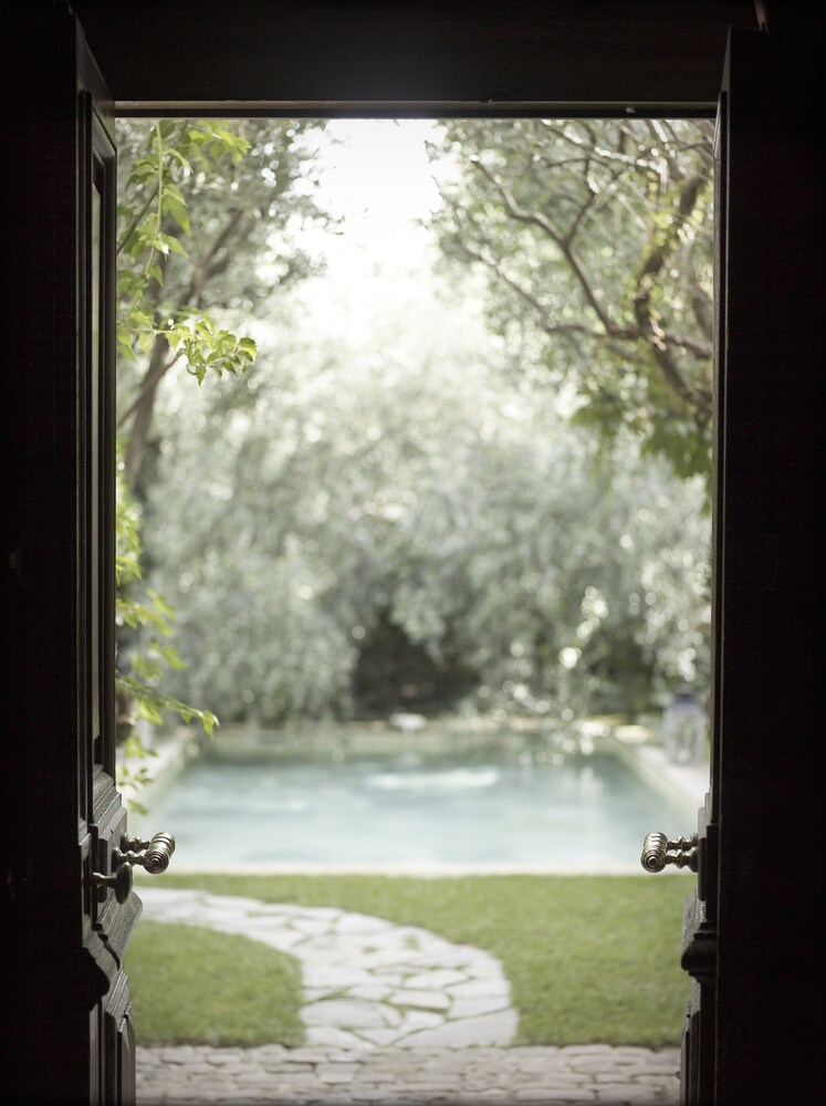 Book Hotel Jardins Secrets In Nimes Hotels Com