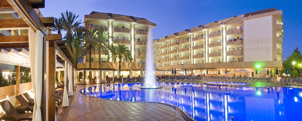 Book Hotel Florida Park In Santa Susanna Hotels Hotel Florida Park Santa Susanna Pool