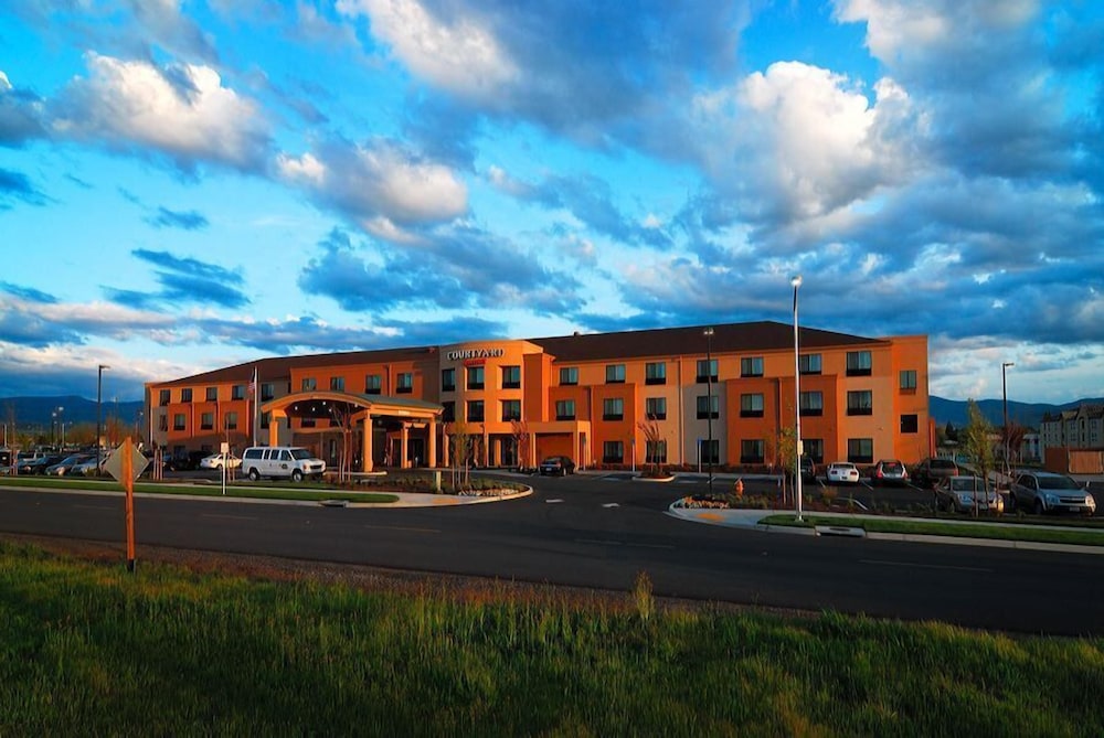 Book Courtyard Medford Airport In Hotels Courtyard Medford Airport