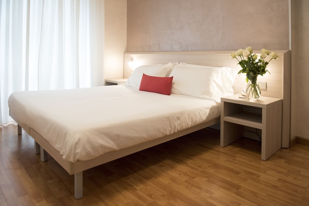 Book Hotel Lis In Asti Hotels Hotel Lis Asti