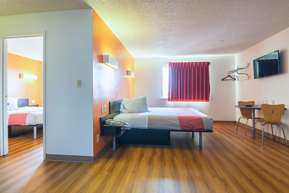 Book Motel 6 Jonesboro In Hotels Motel 6 Jonesboro Standard Room 2 Double Beds Non Smoking