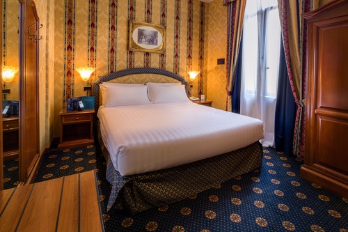 Hotel Raffaello Rome Info Photos Reviews Book At Hotels Com