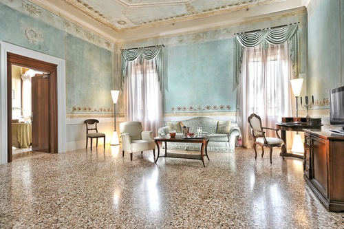 Hotel Palazzo Vitturi Venice Info Photos Reviews Book At Hotels Com