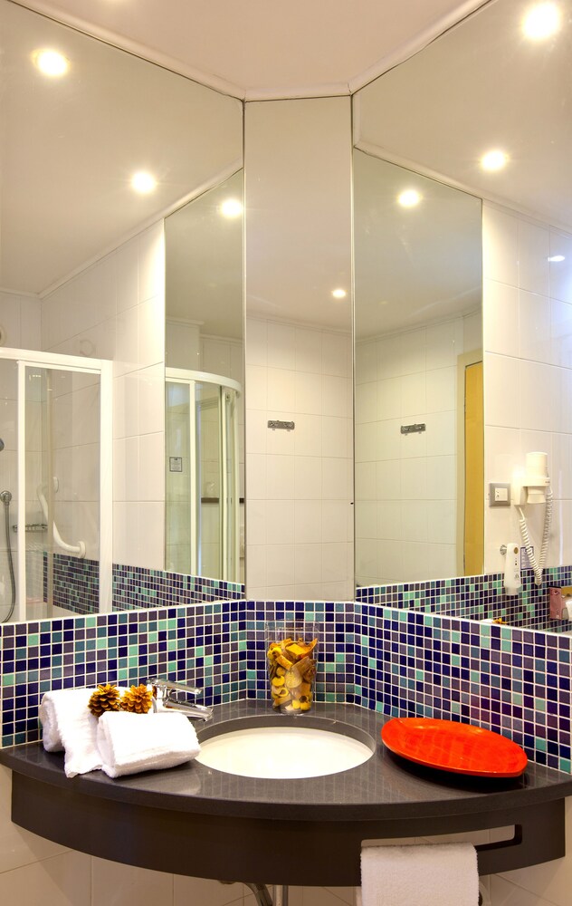 Book Holiday Inn Express Reggio Emilia An Ihg Hotel In Reggio Nell Emilia Hotels Com