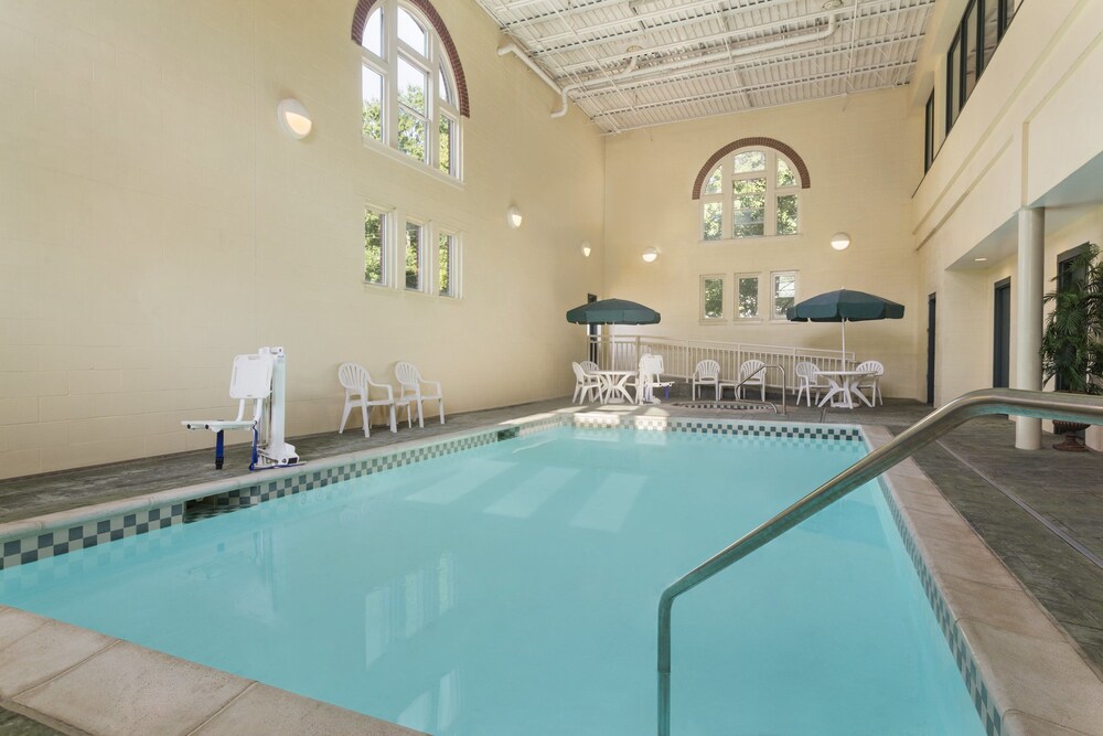 Book Country Inn Suites By Radisson St Charles Mo In Louis Country Inn Suites By Radisson St Charles Mo