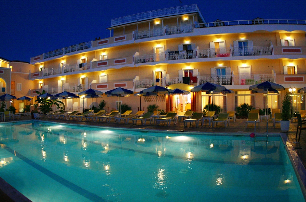 ionis art hotel laganas zante