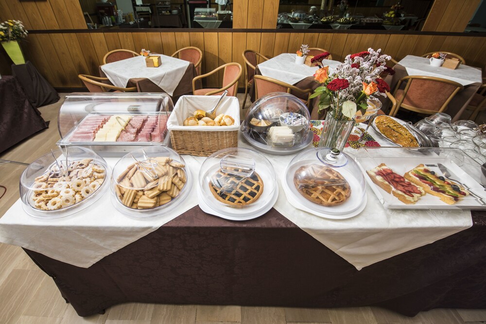 Book Hotel Fortuna In Ancona Hotels Com