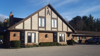 Hotels In Bear Lake From 90 Night Motels In Bear Lake