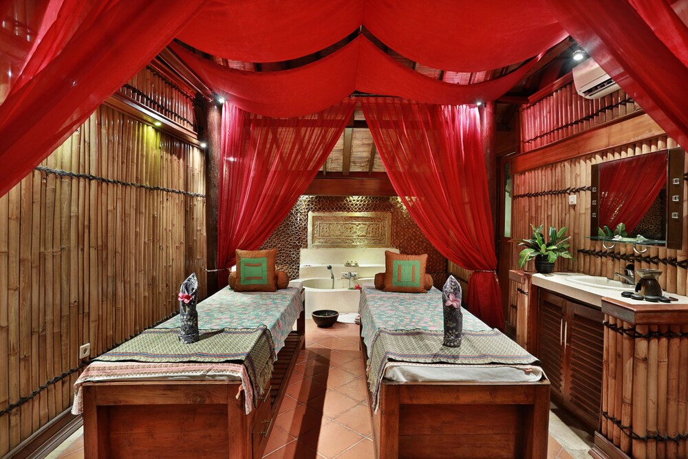 ヴィラ オンバク