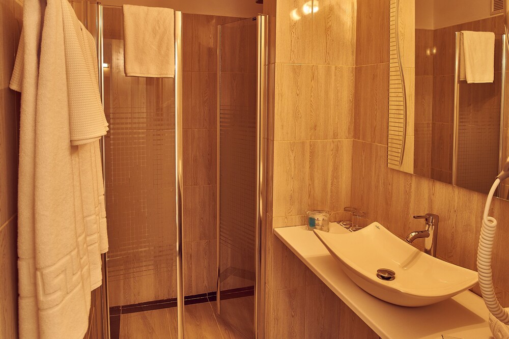 Book Turnu Severin Continental Hotel In Drobeta Turnu Severin Hotels Com