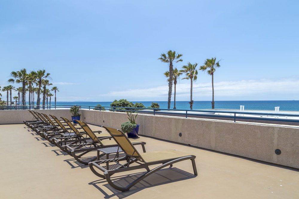 Book Southern California Beach Club In Oceanside Hotels Southern California Beach Club Oceanside