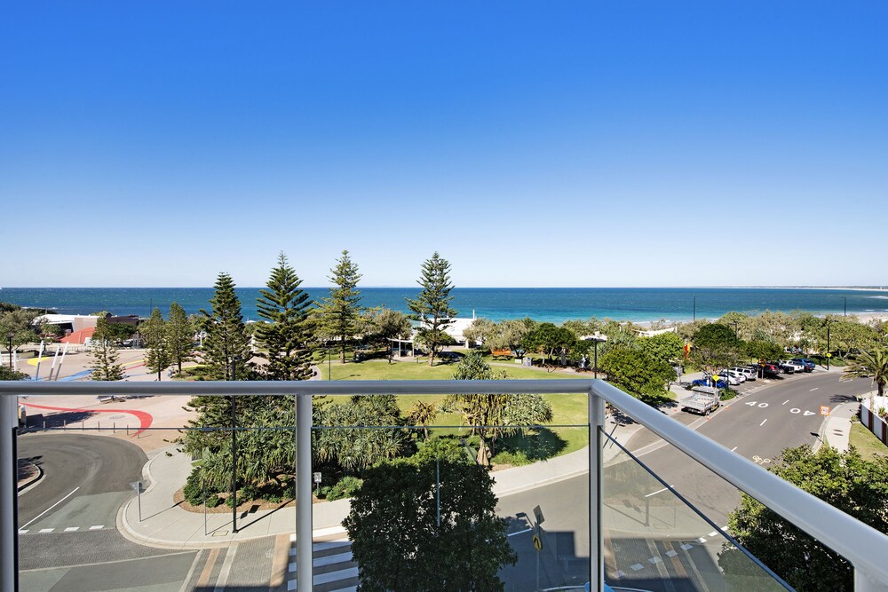 Kings Beach Resort The Best Beaches In World Book Ultiqa Shearwater Resort In Kings Beach Hotels