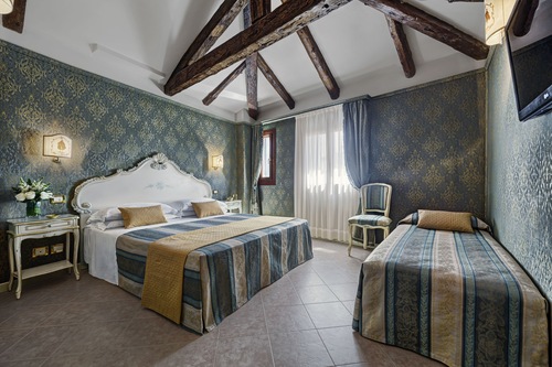Book Hotel Antica Locanda Al Gambero In Venice Hotels Com